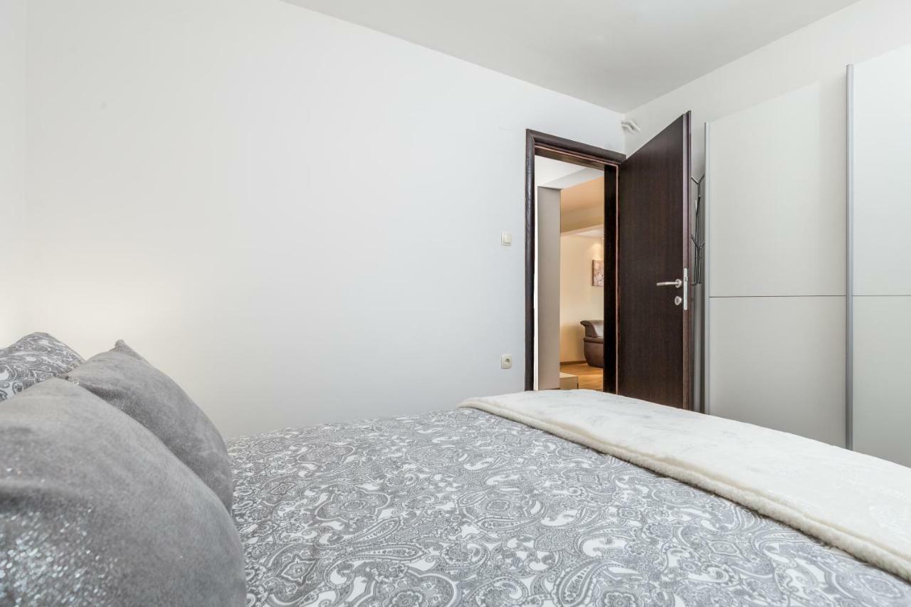 Apartamento Apartman Javor Otočac Exterior foto